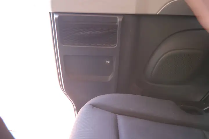 Renault Trafic 2020, foto 18