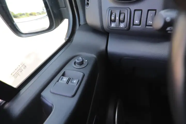 Renault Trafic 2020, foto 15