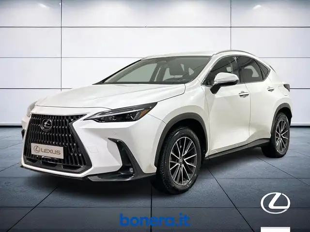 Lexus NX 200t 2.5 plug-in Premium 4wd e-cvt