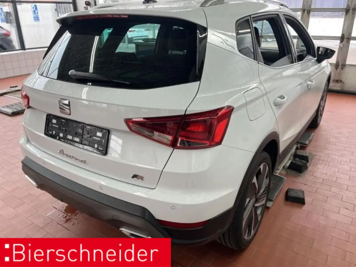 SEAT Arona 1.0 TSI FR-Line 18 AHK LED CAM ACC Weiß - 2