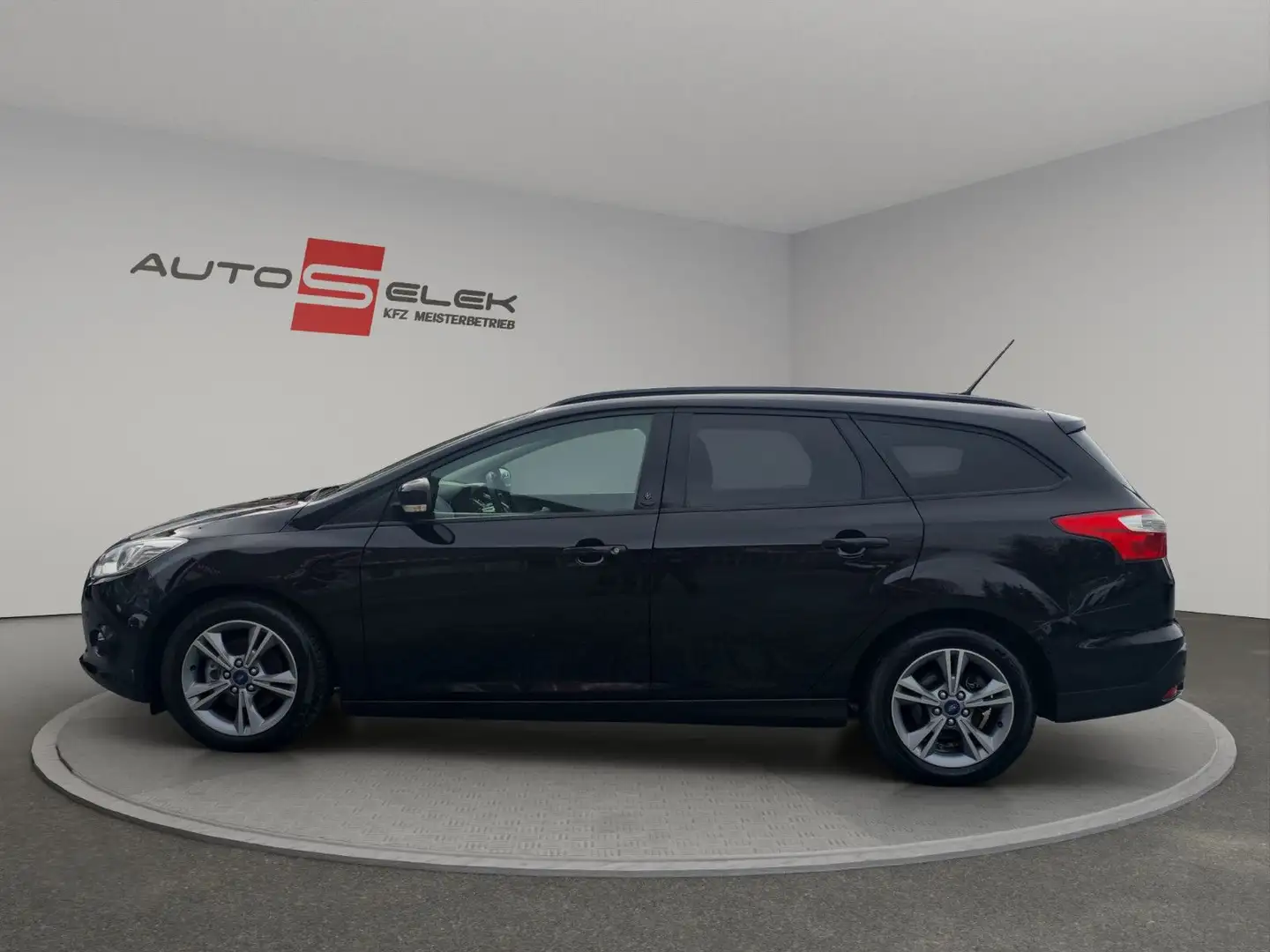 Ford Focus Turnier Champions Edition Noir - 2