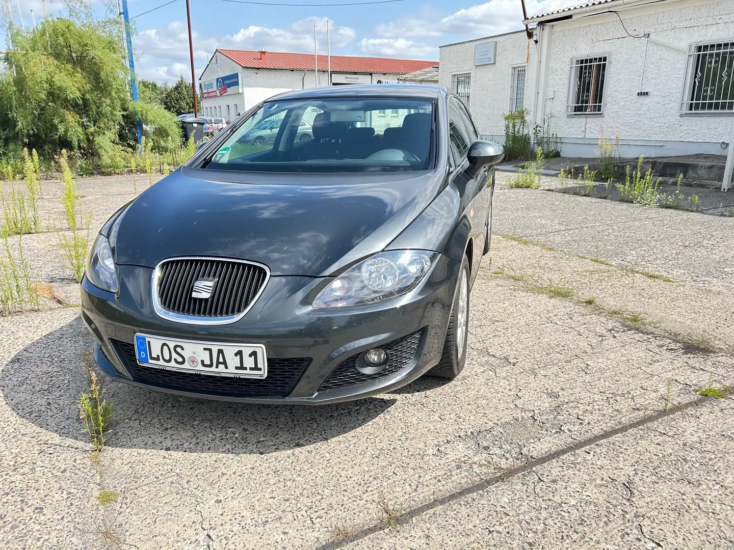 SEAT Leon Diesel Grau - 1