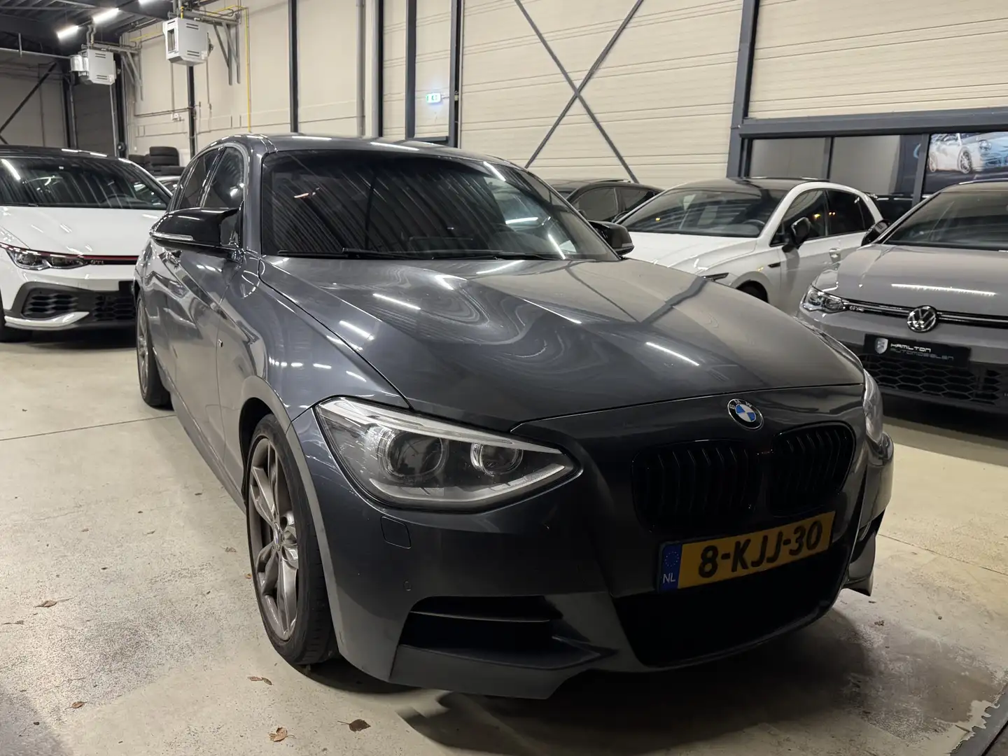 BMW 135 1-serie M135i xDrive High Executive Gris - 2