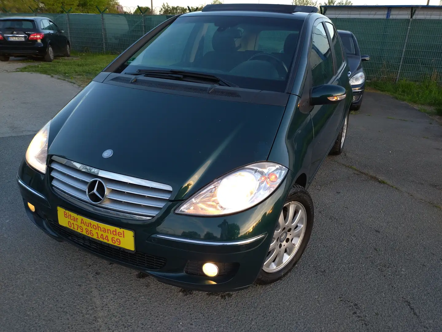 Mercedes-Benz A 200 A 200 +Aut+Navie+PDC+SHZ+Panorama+N.Tüv Groen - 2