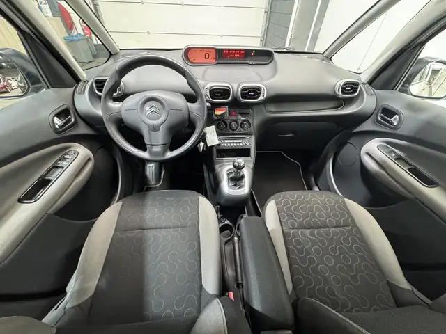 Citroen C3 Picasso view 11