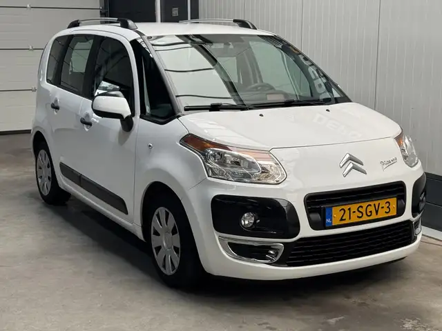 Citroen C3 Picasso view 3