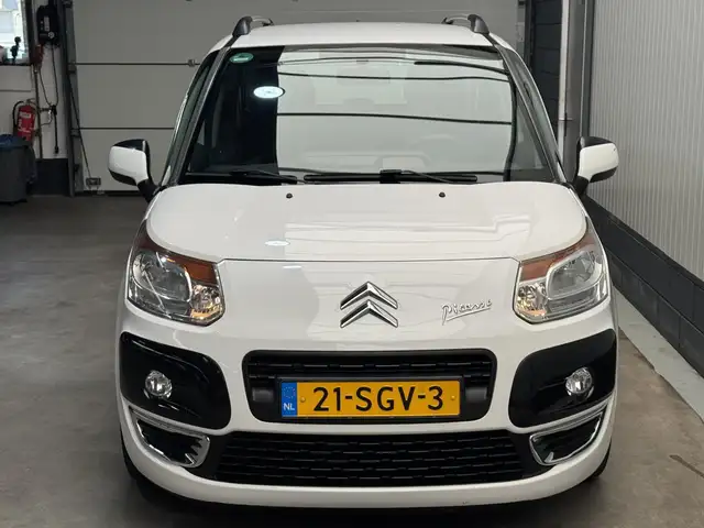Citroen C3 Picasso view 2