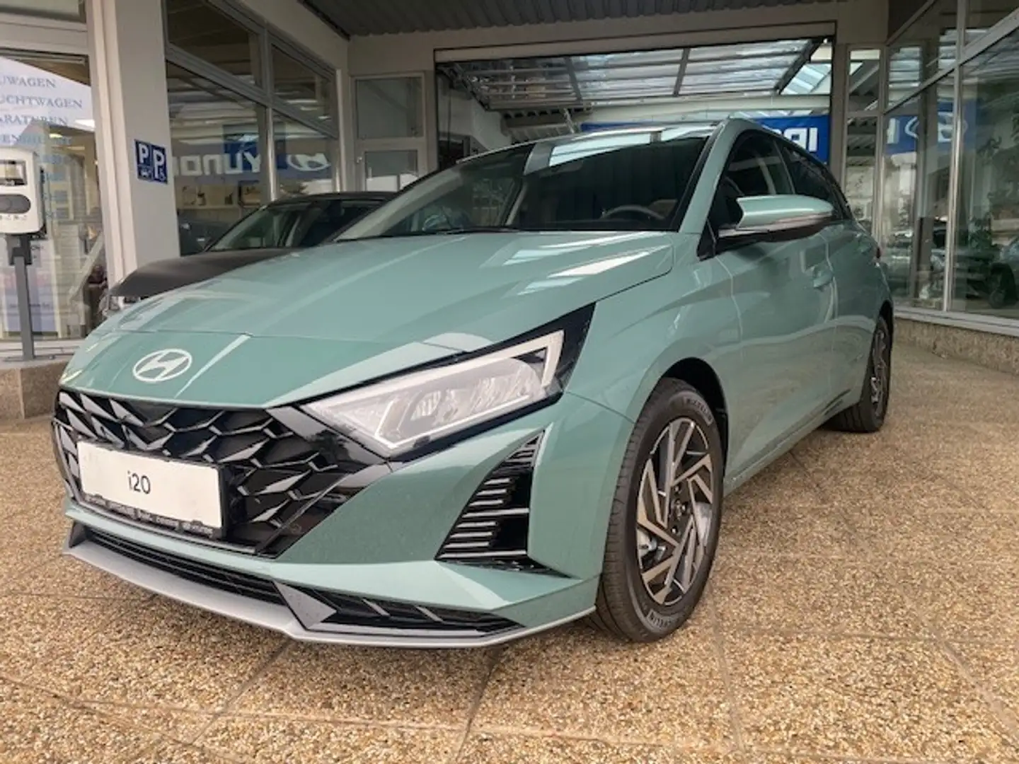 Hyundai i20 1,2 MPI GO PLUS Grün - 1