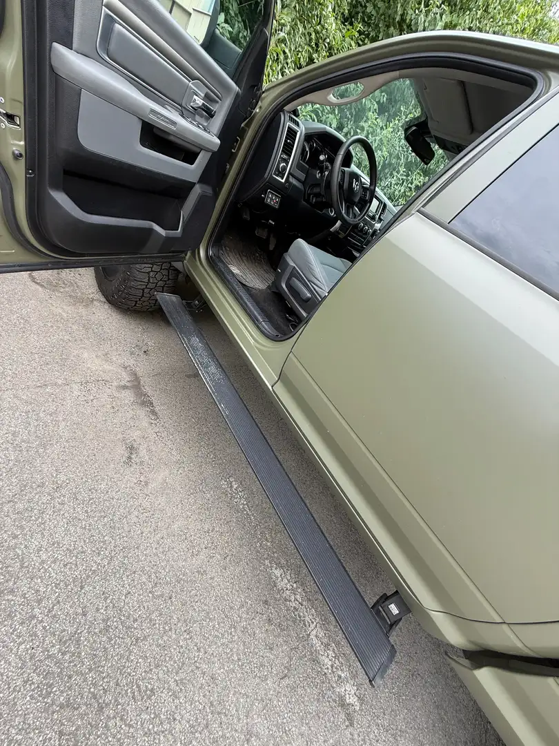 Dodge RAM 2500 SLT HD Grün - 2