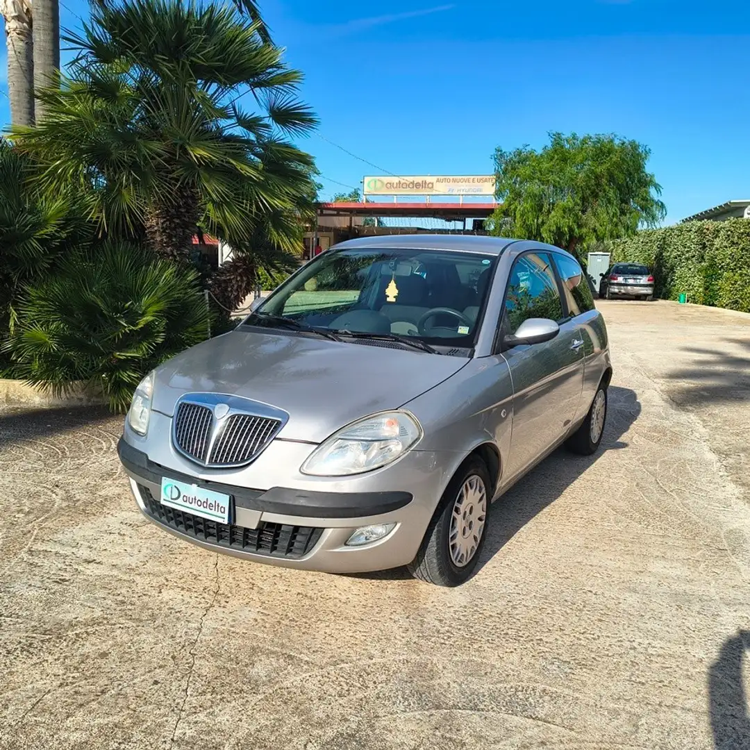 Lancia Ypsilon 1.2 Argento Grijs - 1