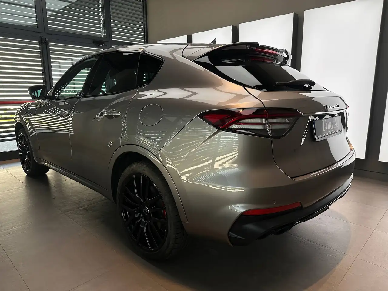 Maserati Levante 2022 — фото 15