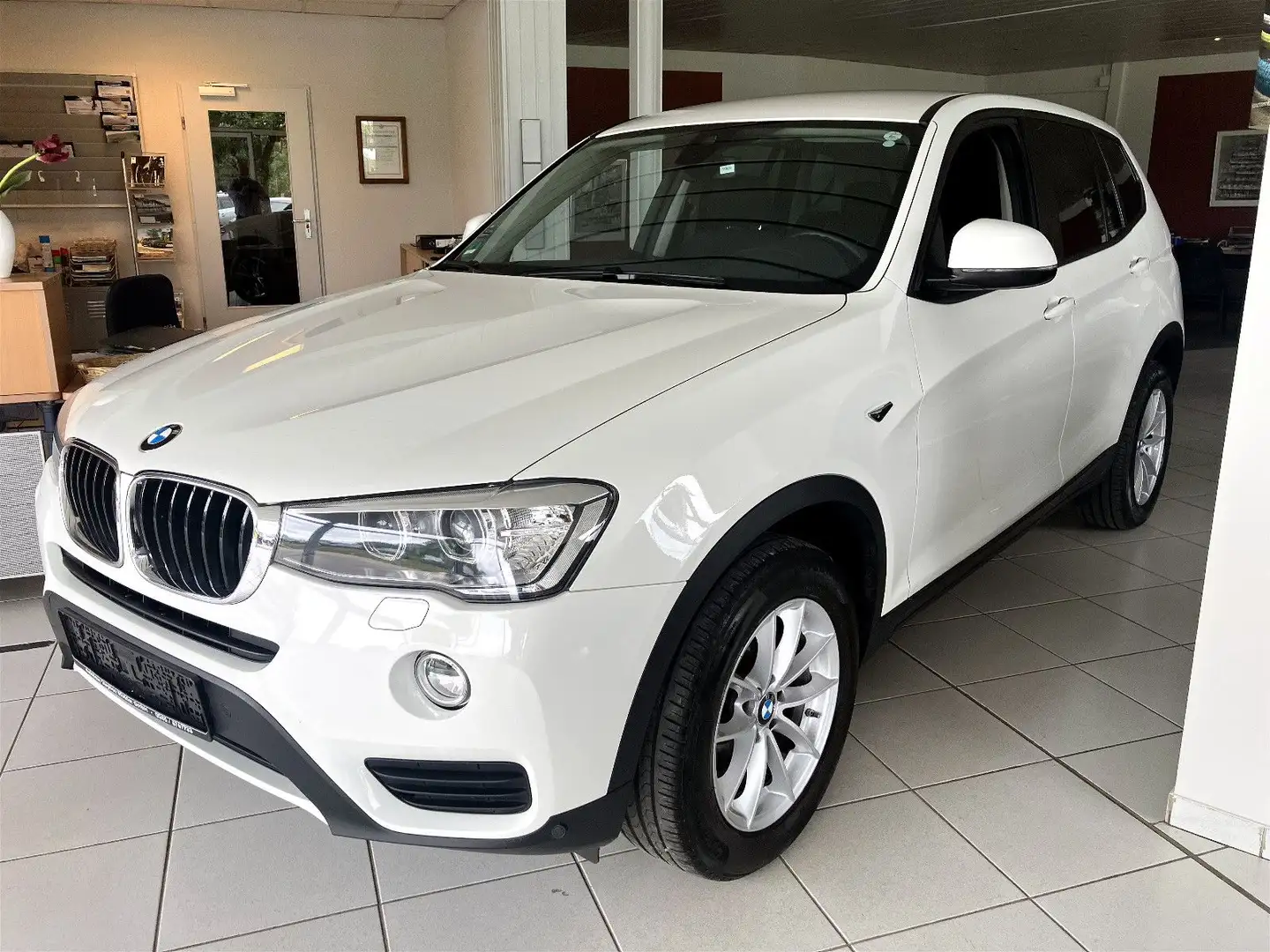 BMW X3 20xd Advantage/AHK/Xenon/Navi/Garantie/WR Weiß - 1