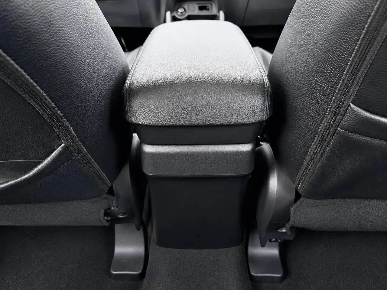Mitsubishi Outlander photo Mitsubishi Outlander