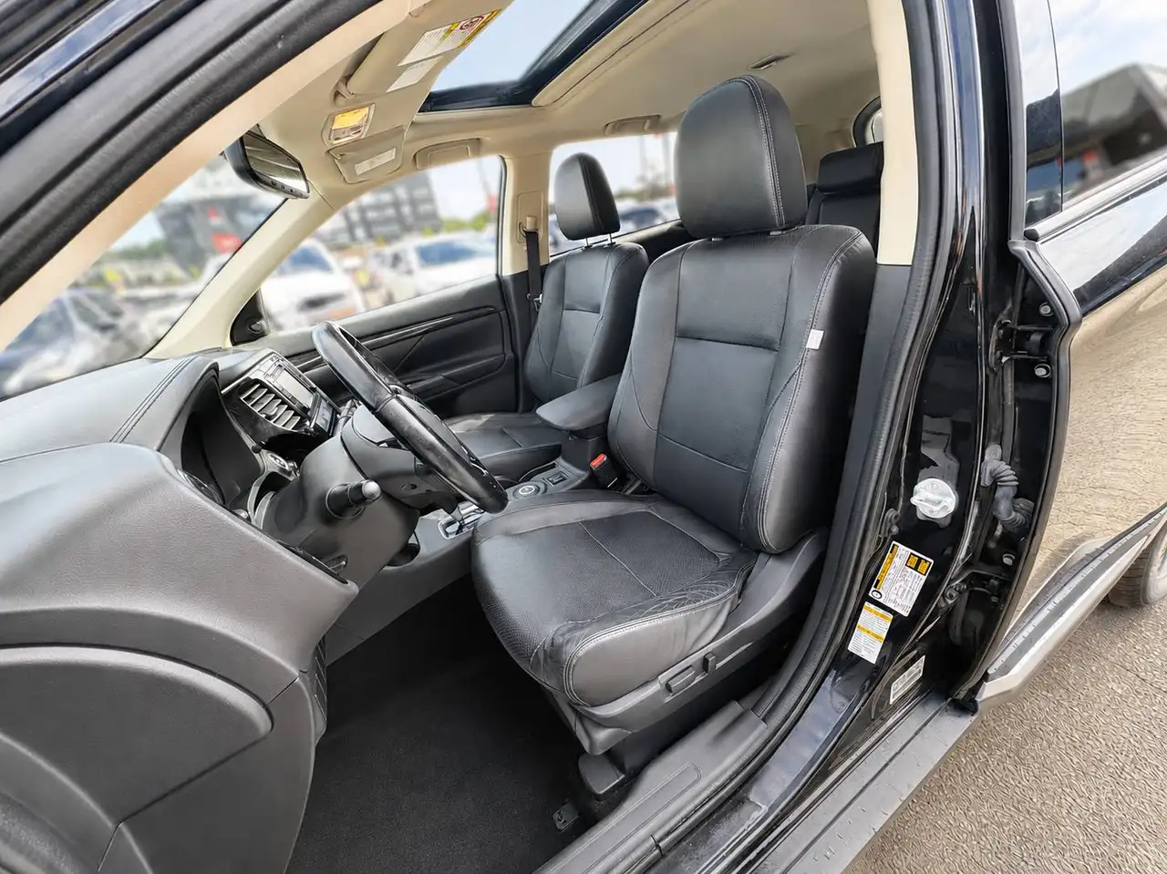 Mitsubishi Outlander photo Mitsubishi Outlander