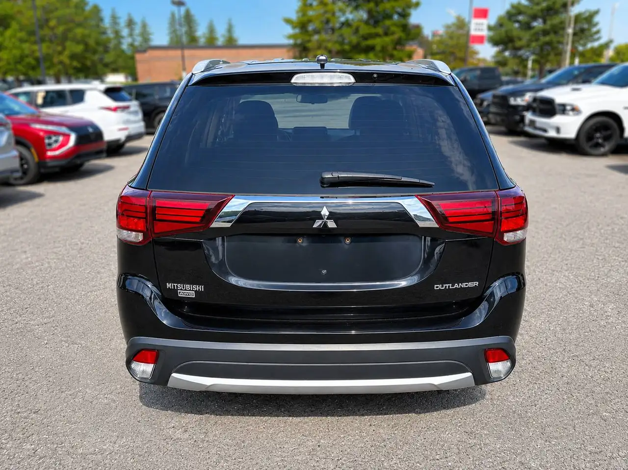 Mitsubishi Outlander photo Mitsubishi Outlander