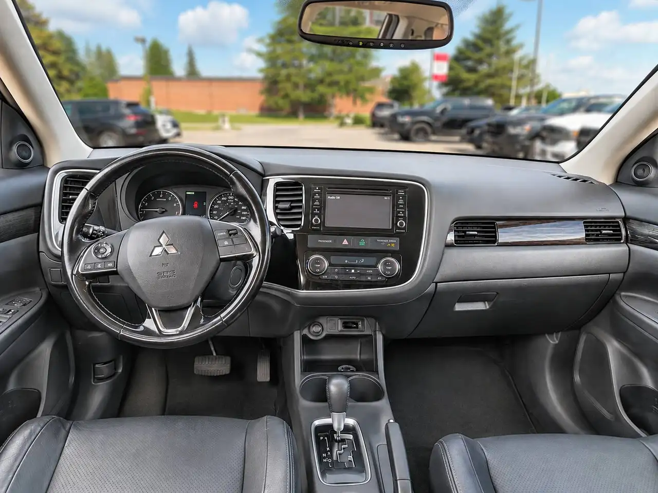 Mitsubishi Outlander photo Mitsubishi Outlander
