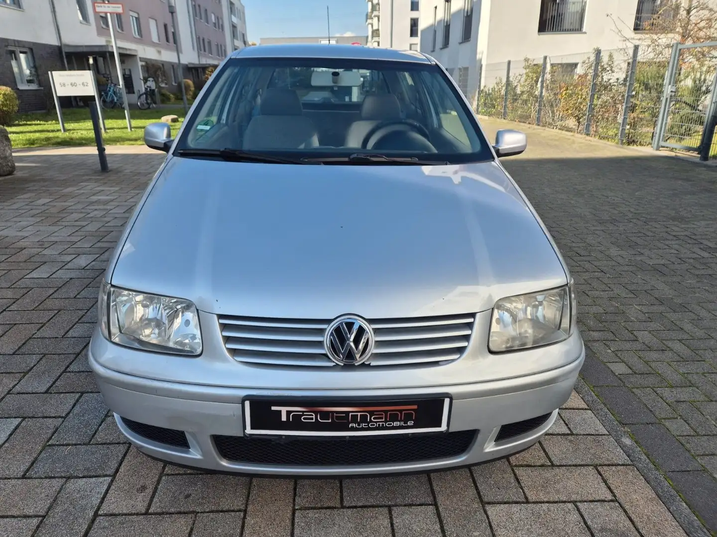 Volkswagen Polo 1.0 Liter Benzin BASIS 60 PS Tüv/Au 02/2002 Argento - 2