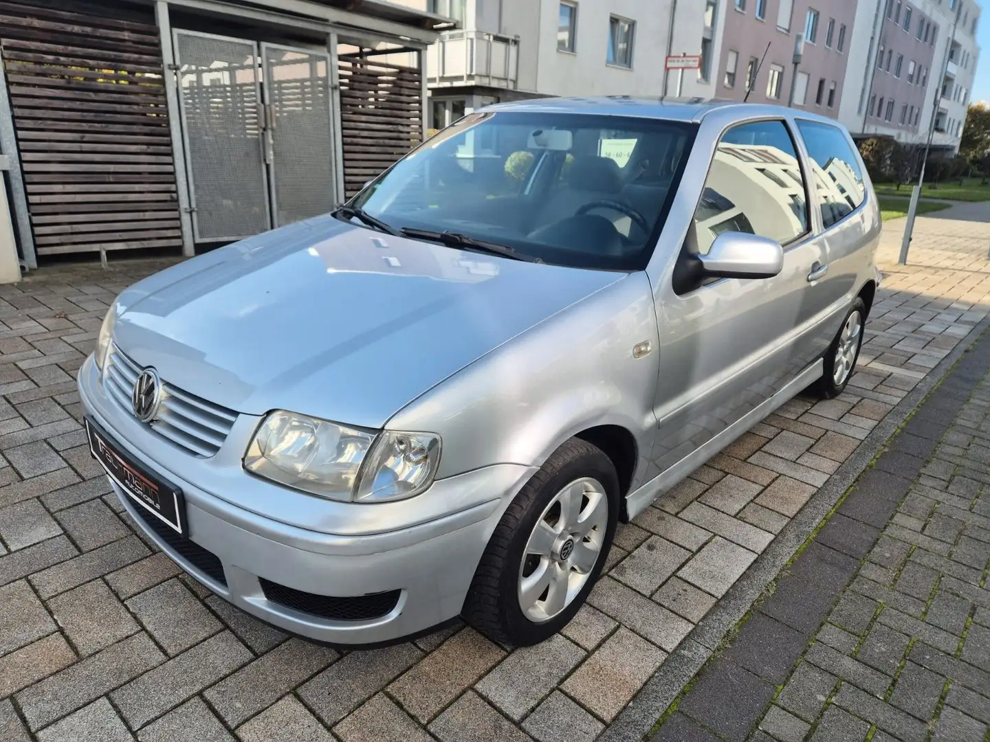 Volkswagen Polo 1.0 Liter Benzin BASIS 60 PS Tüv/Au 02/2002 Argento - 1