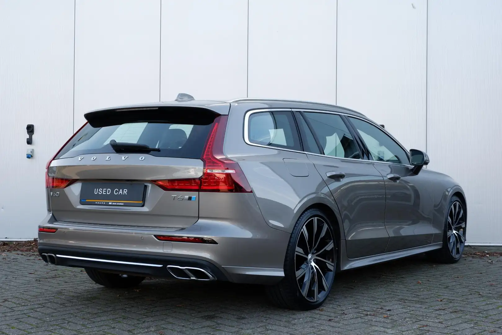 Volvo V60 T6 Automaat AWD Inscription | Panoramadak| Polesta Gris - 2