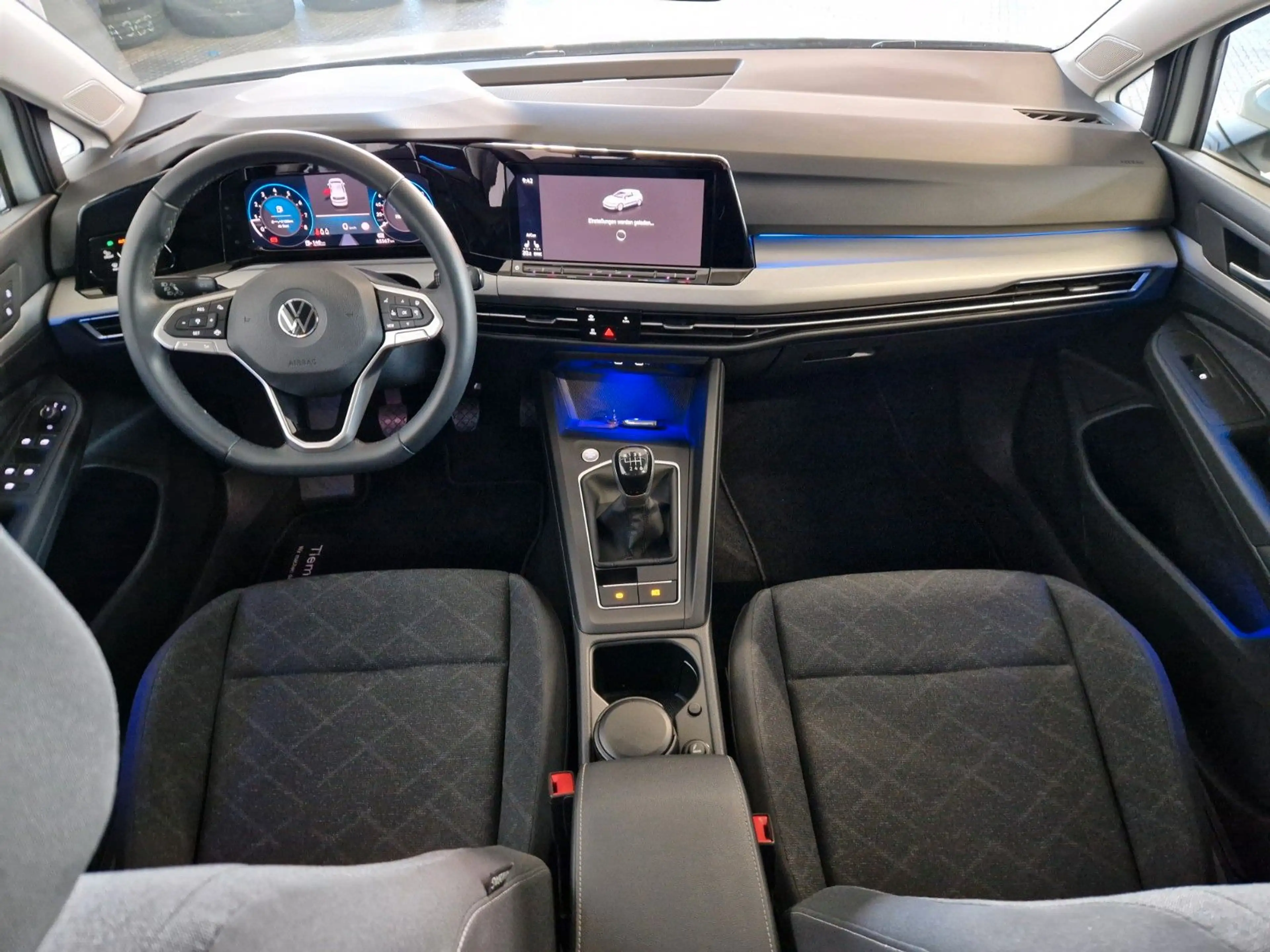 Volkswagen Golf 1.5 TSI Life PDC LED Navi App Connect Sitzh — photo 12