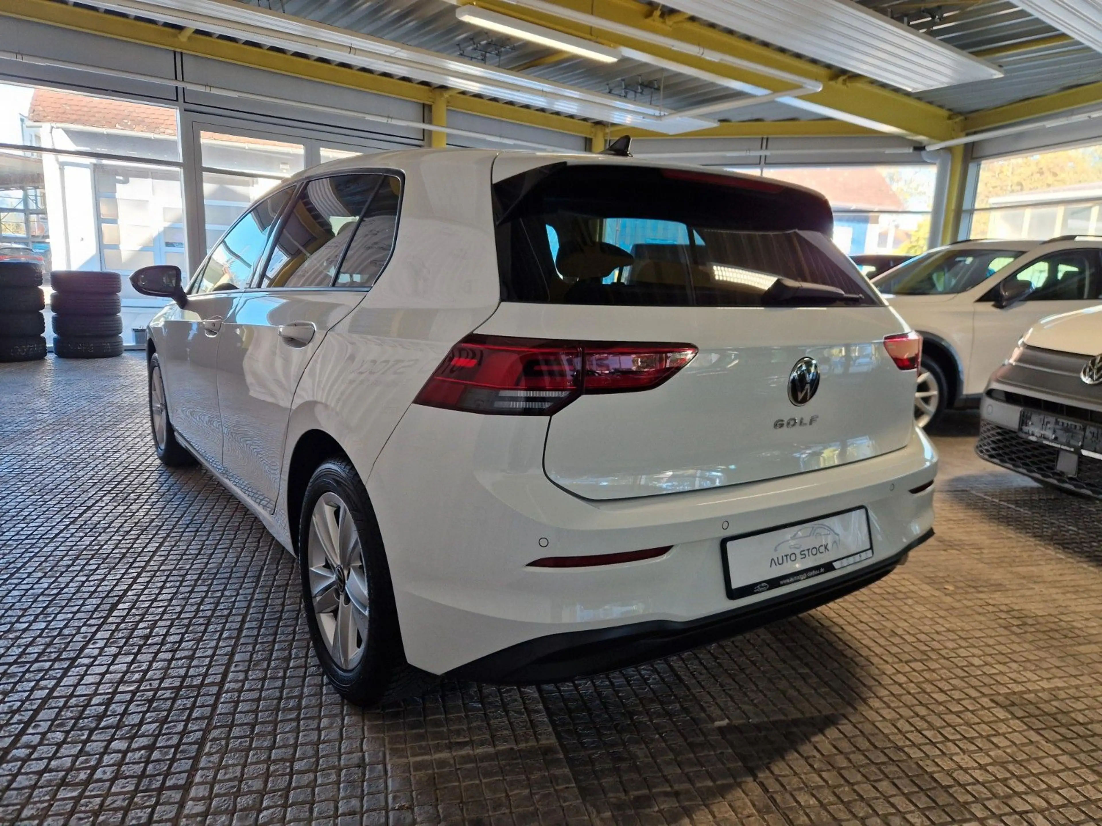 Volkswagen Golf 1.5 TSI Life PDC LED Navi App Connect Sitzh — photo 7