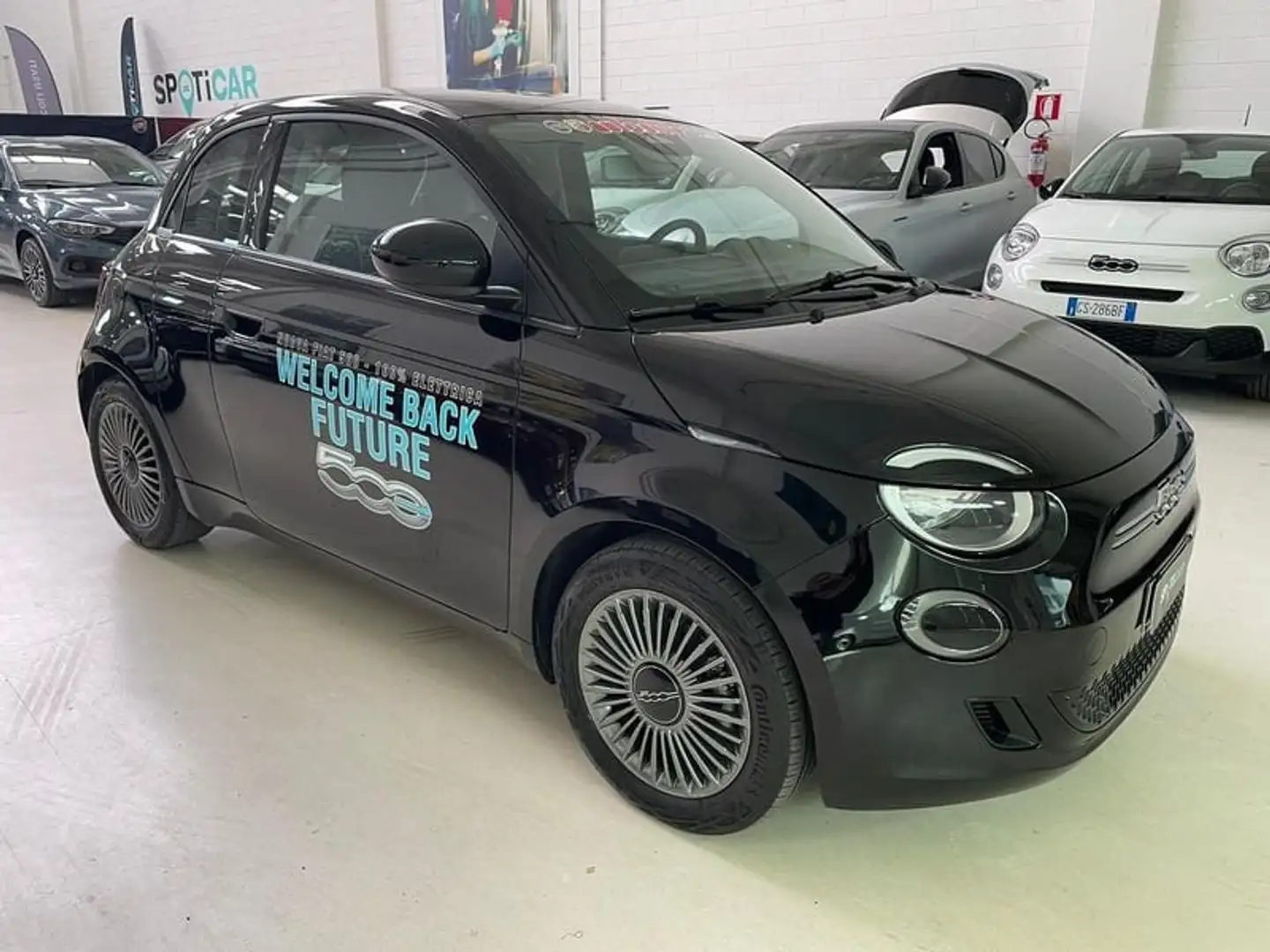 Fiat 500e Icon 3+1 PRONTA CONSEGNA Černá - 1