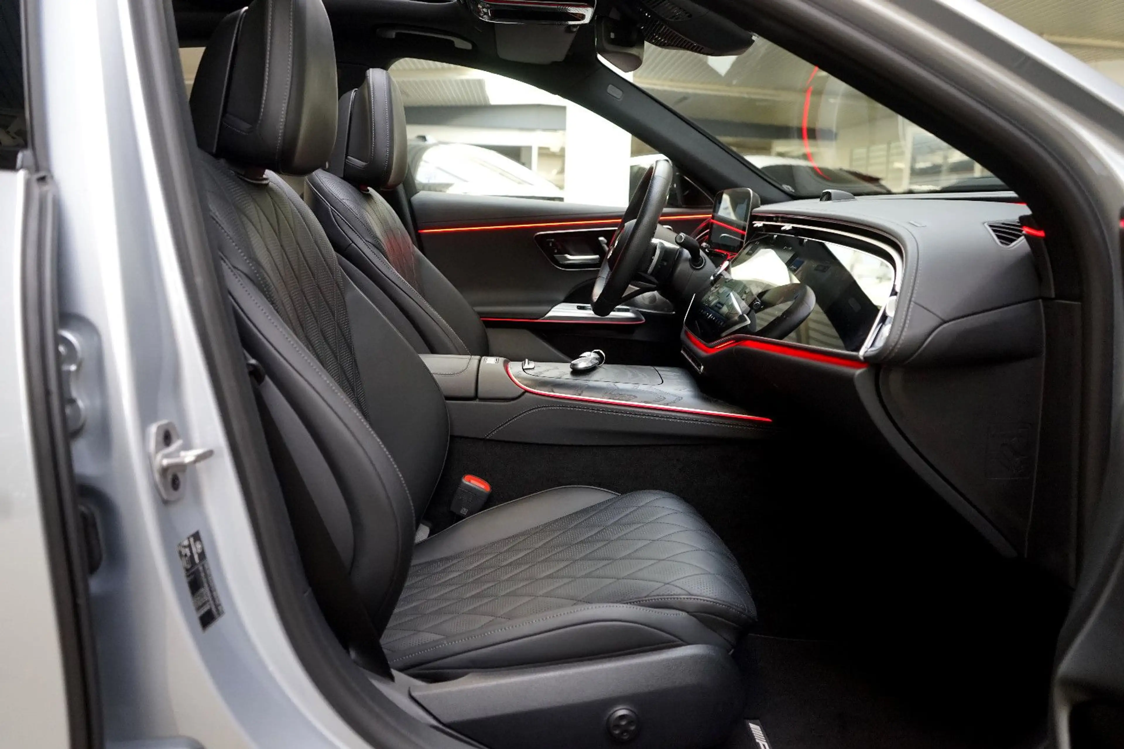 Mercedes-Benz E 300 de 4M AMG Premium*Head*Superscren*Distr*SD — photo 12