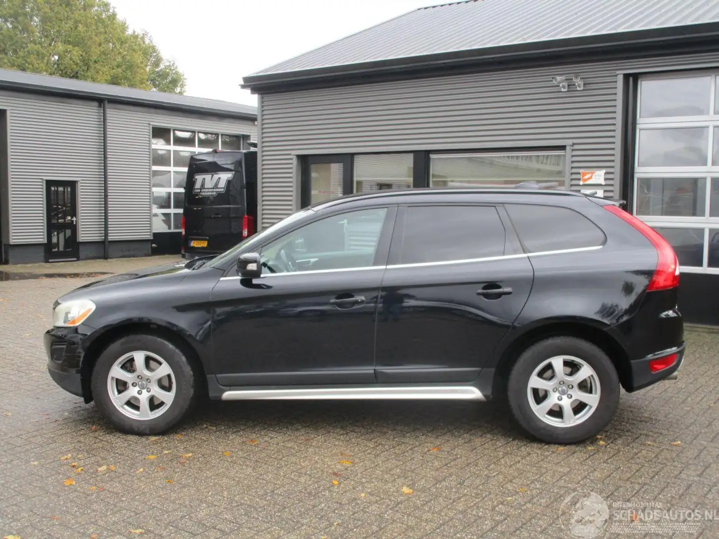 Volvo XC60 Xc-60 2.0 T Momentum automaat Negro - 2