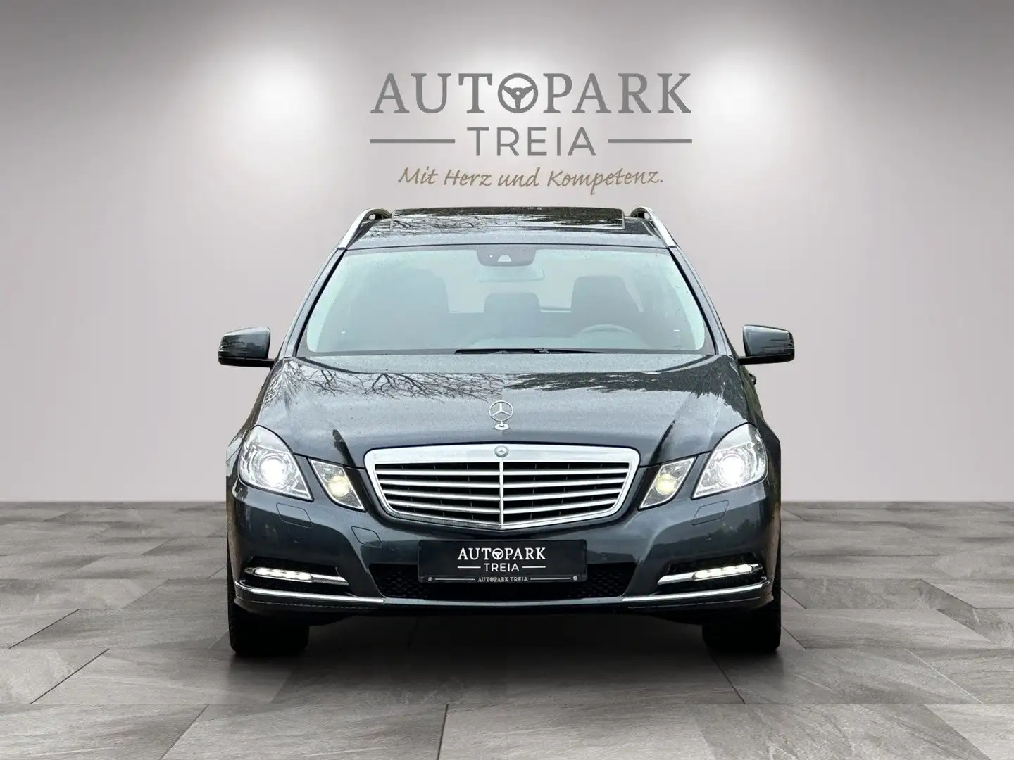 Mercedes-Benz E 220 CDI Elegance (NAVI-XENON-KLIMA-SHZ-TEMPO) Grau - 2