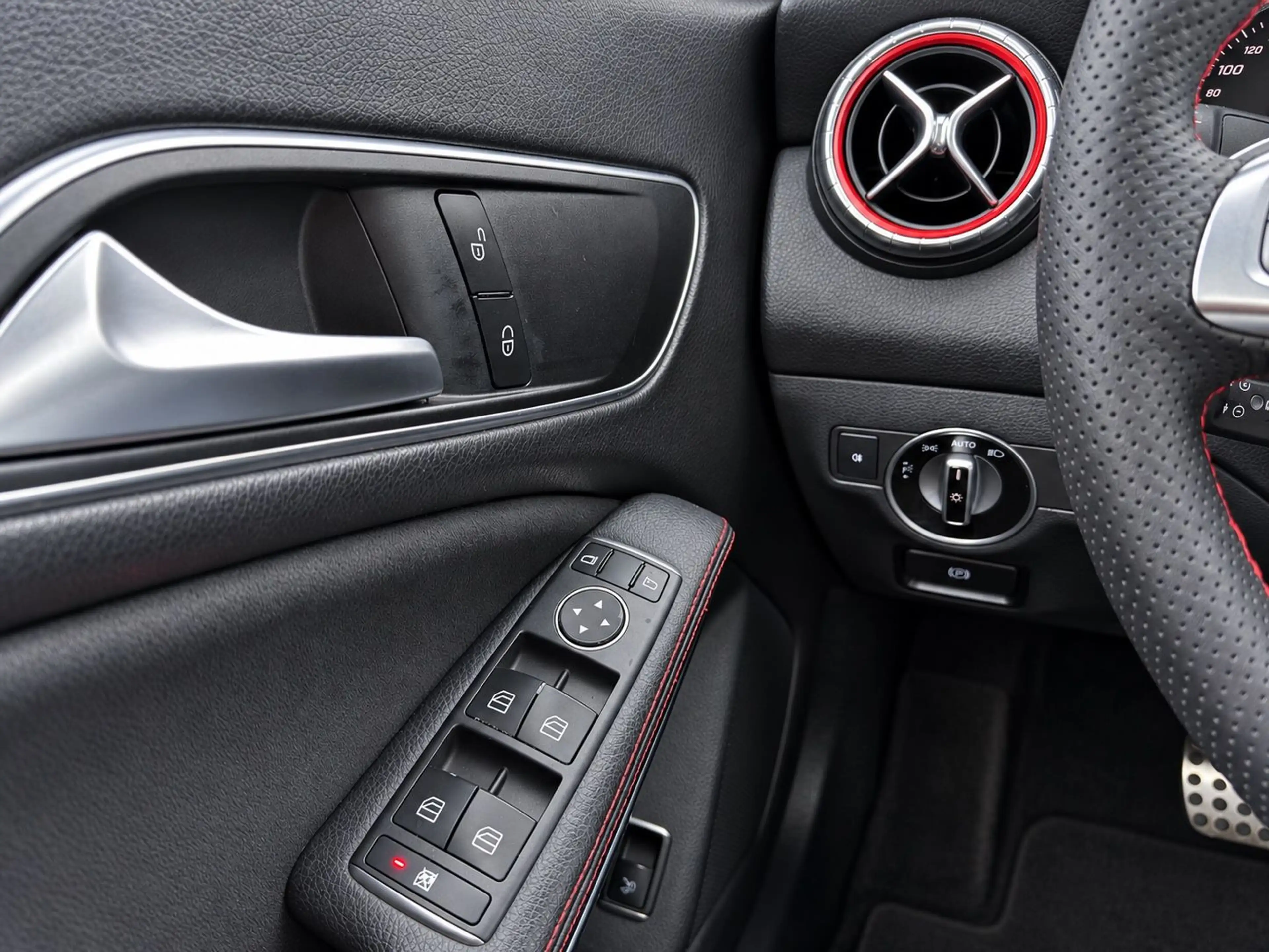 Mercedes-Benz CLA 200 AMG LINE NIGHT PAKET AUT. KAME NAVI PANO — photo 13