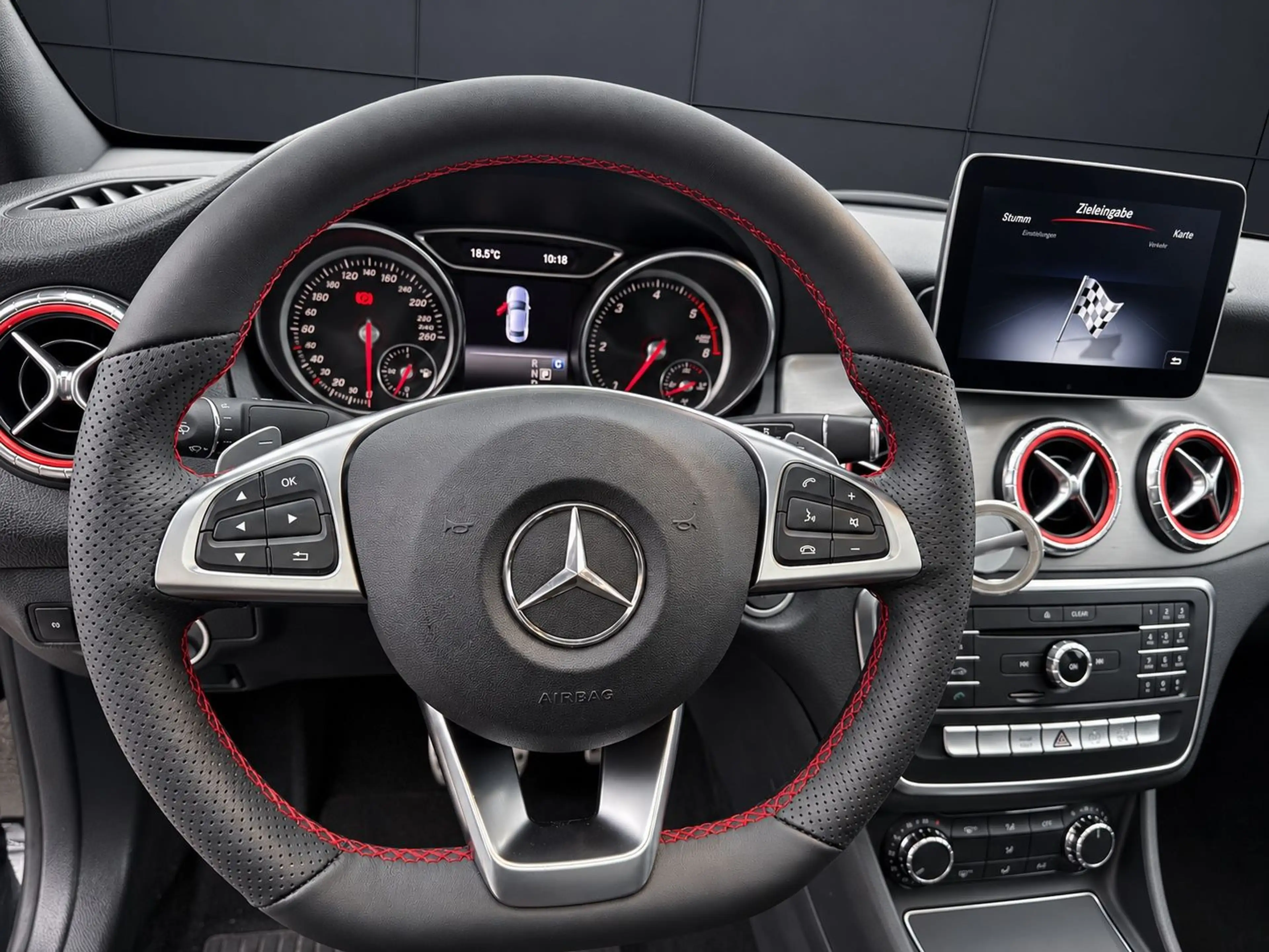 Mercedes-Benz CLA 200 AMG LINE NIGHT PAKET AUT. KAME NAVI PANO — photo 11