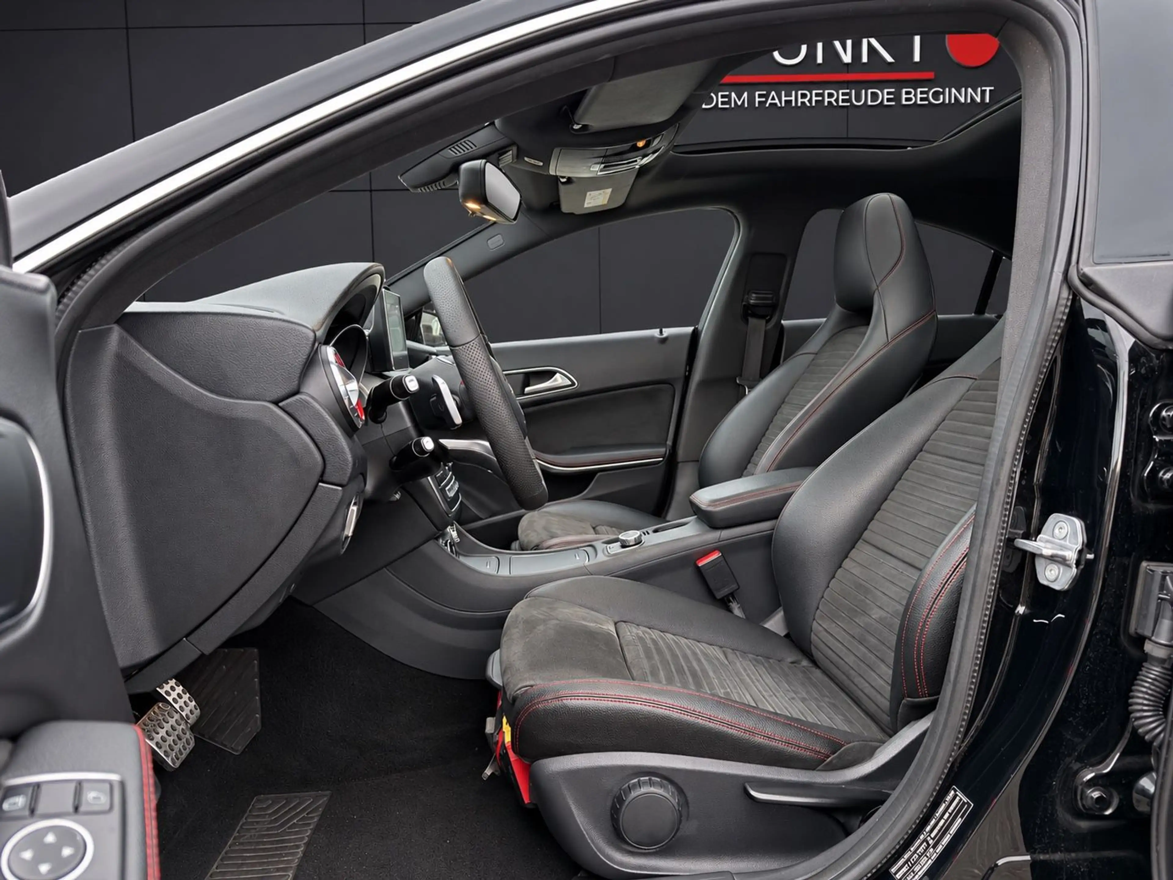 Mercedes-Benz CLA 200 AMG LINE NIGHT PAKET AUT. KAME NAVI PANO — photo 10