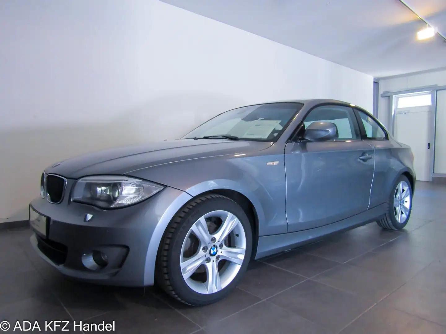 BMW 120 Baureihe 1 Coupe 120d,Navi,Leder,Zweite Hand,TOP Grau - 2