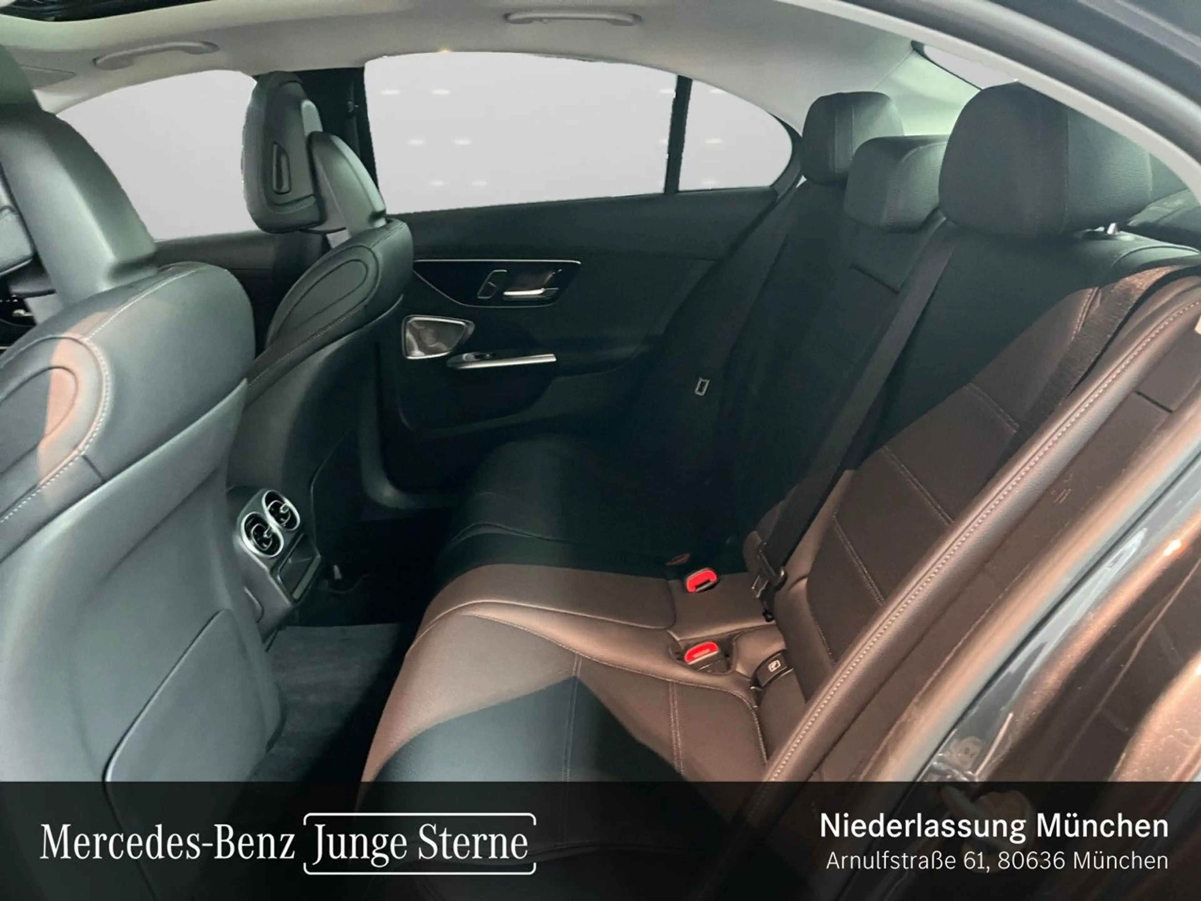 Mercedes-Benz C 400 e 4M AMG+NIGHT+PANO+360+BURMESTER+SITZKLIMA — photo 12