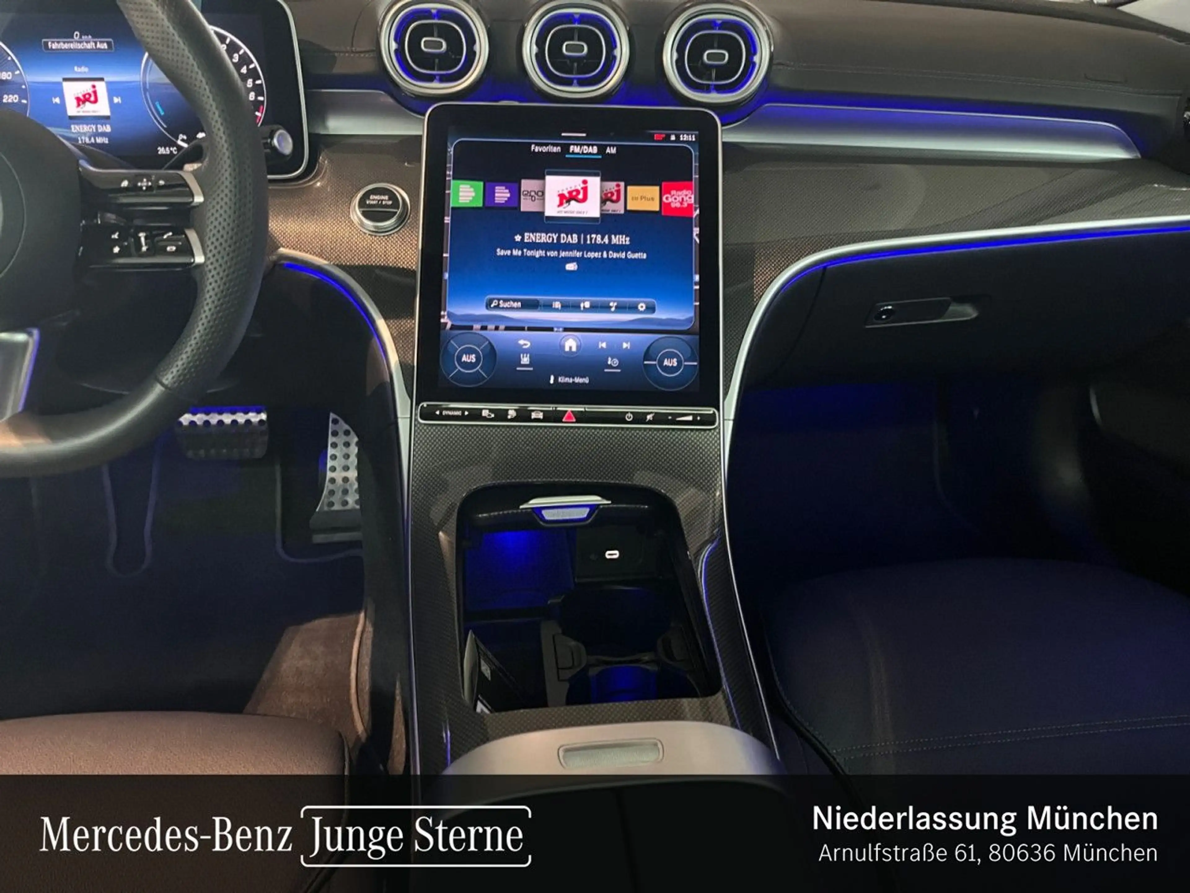 Mercedes-Benz C 400 e 4M AMG+NIGHT+PANO+360+BURMESTER+SITZKLIMA — photo 15