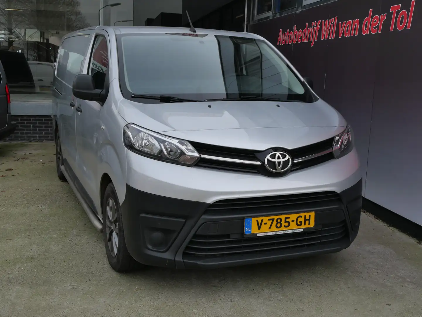 Toyota Proace Long Worker 2.0 D-4D COOL COMFORT | CRUISE | TREKH Zilver - 2