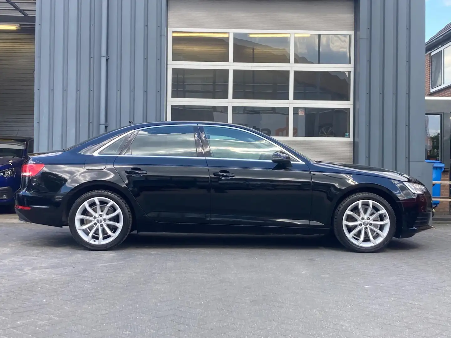 Audi A4 Limousine 1.4 TFSI Climat controle Cruise controle Zwart - 2