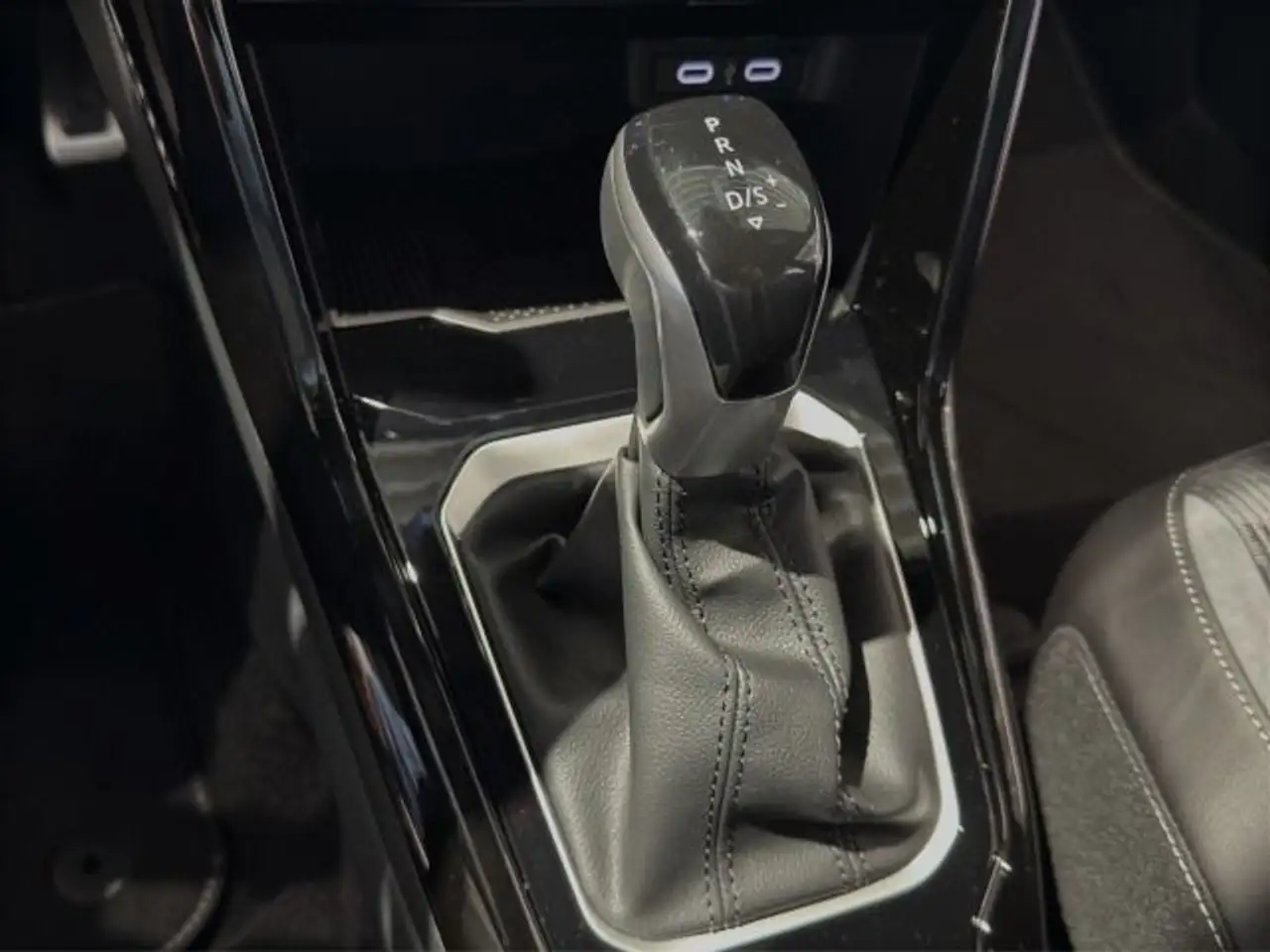 Volkswagen T-Roc 1.5 TSI DSG R-LINE BLACK-STYLE KAMERA NAVI, миниатюра 11