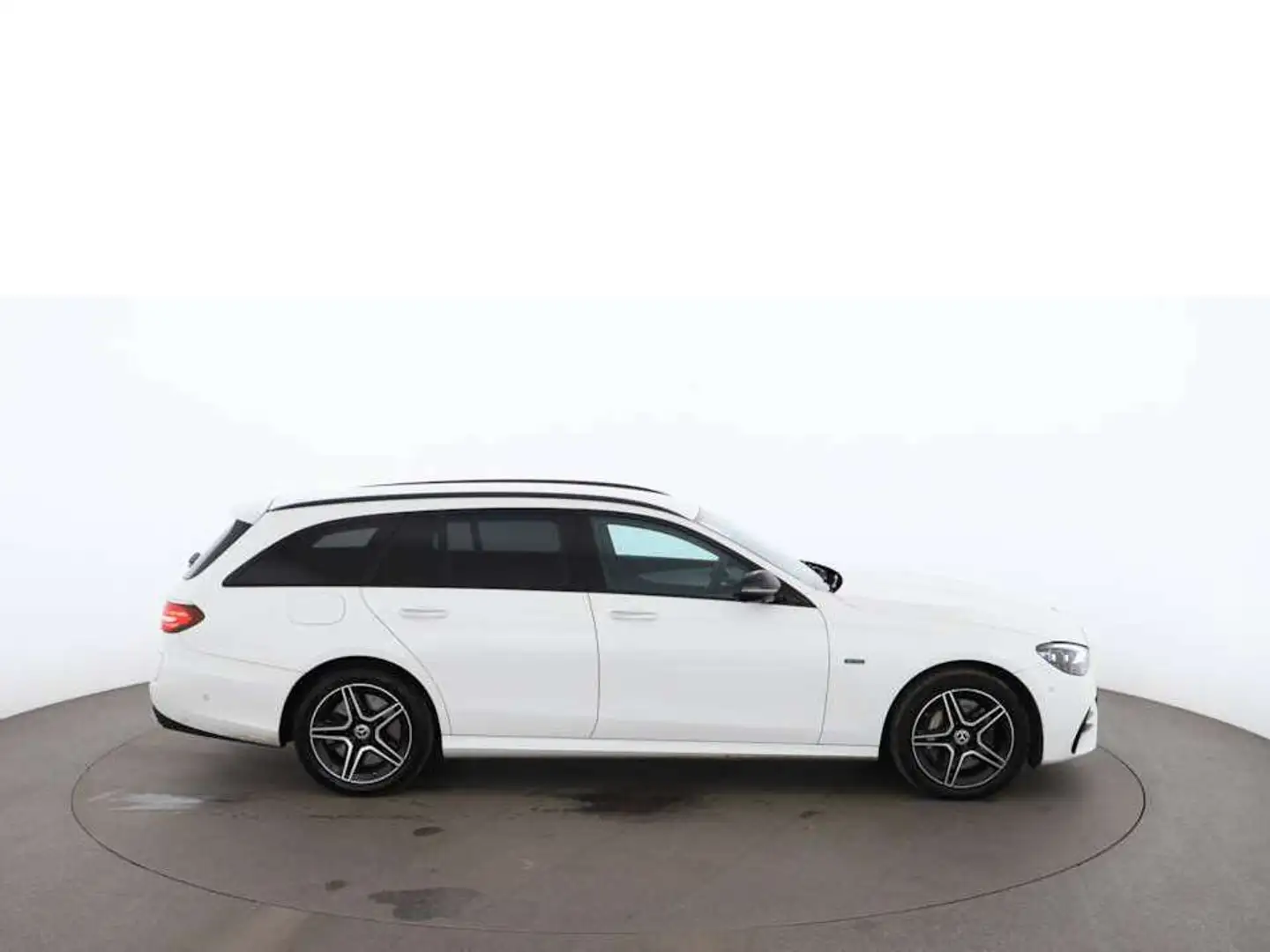 Mercedes-Benz E 300 de T AMG Line Aut LED AHK 360-CAM NAV LEDER Weiß - 2