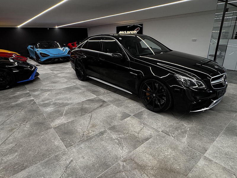 Mercedes-Benz E 63 AMG S Keramik Bre. Massage Panorama HK Sound — photo 9