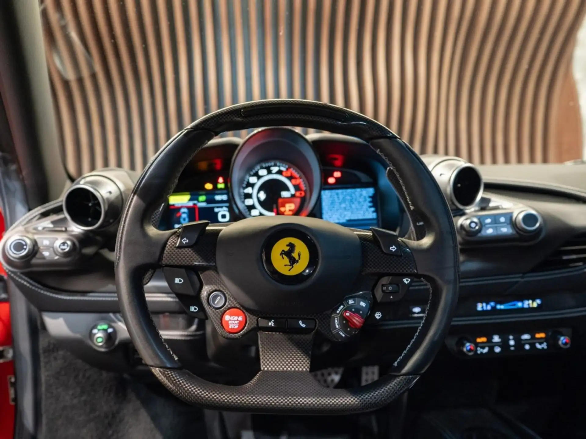 페라리 F8 2020 레드 사진 6