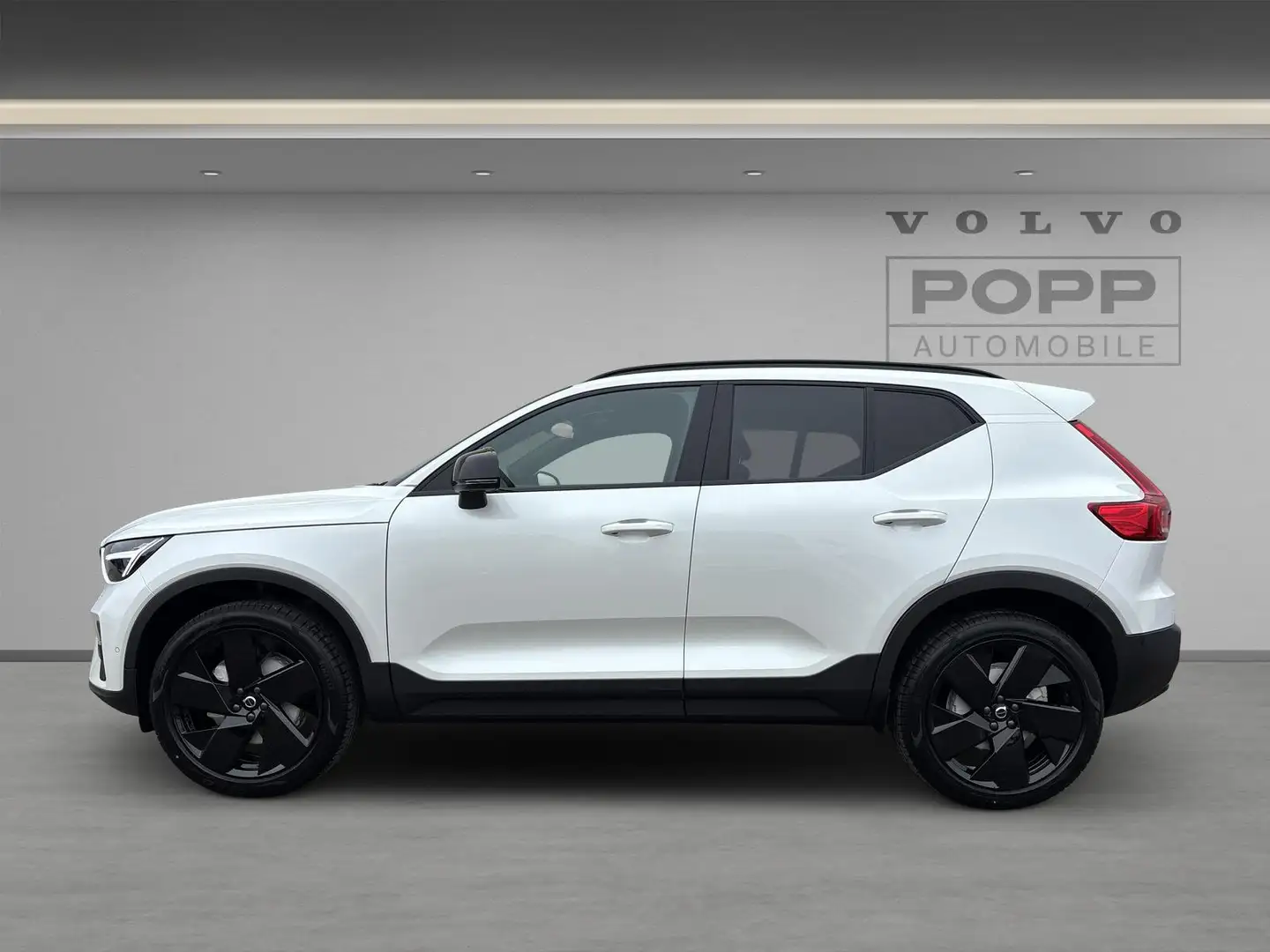 Volvo XC40 B3 Plus Black Edition 20" ACC FHZ H&K LED Bianco - 2