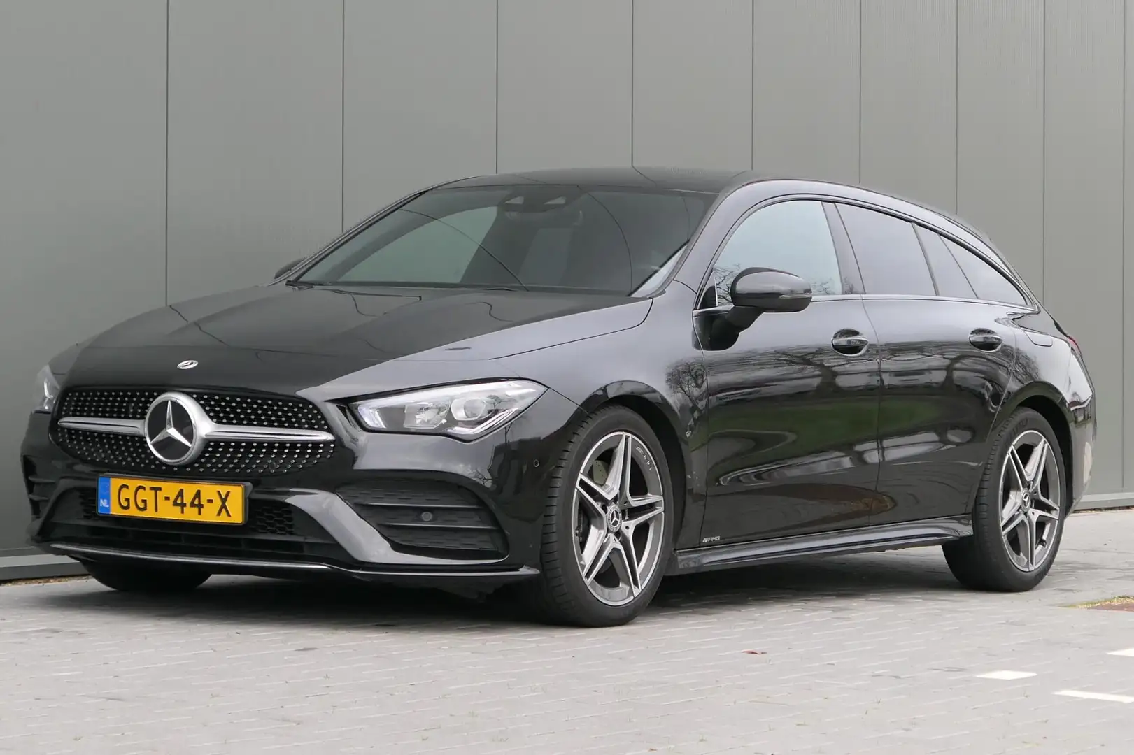 Mercedes-Benz CLA 200 Shooting Brake Business Solution AMG Clima Camera Noir - 1