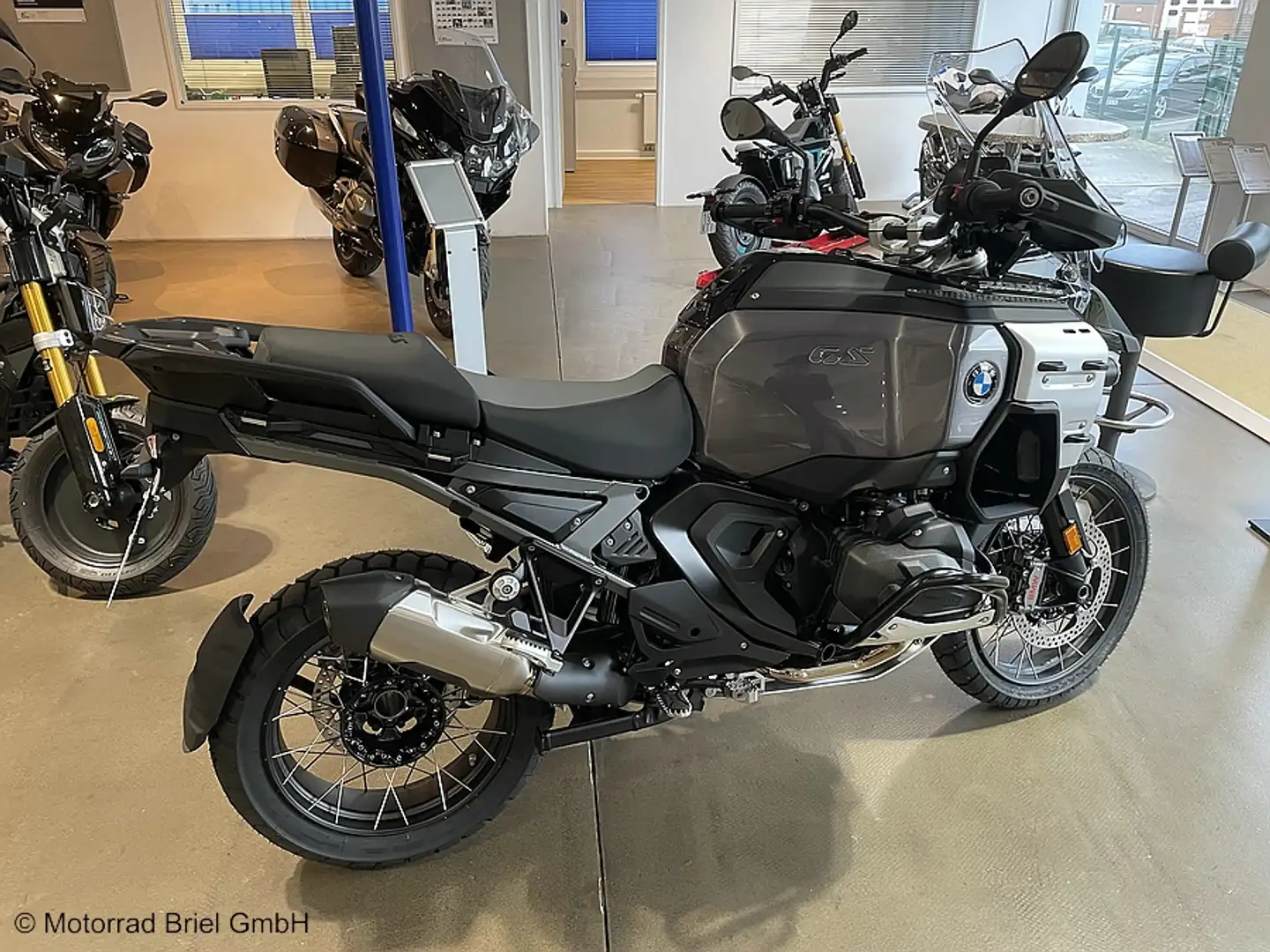 BMW R1300 GS Adventure - 2