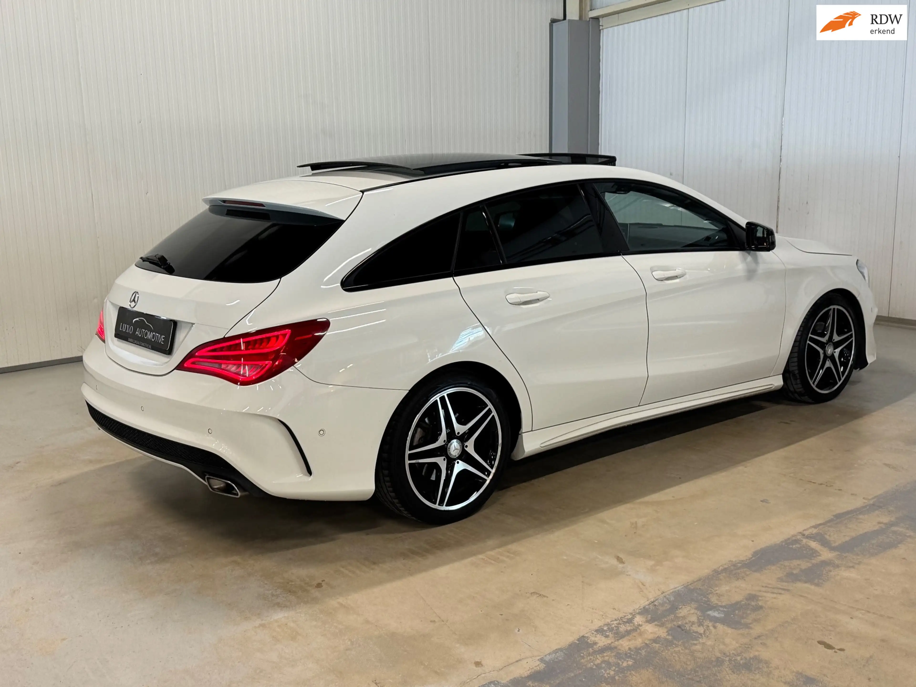 Mercedes-Benz CLA 200 Shooting Brake OrangeArt Edition | AMG/NIGHT | PAN — photo 22