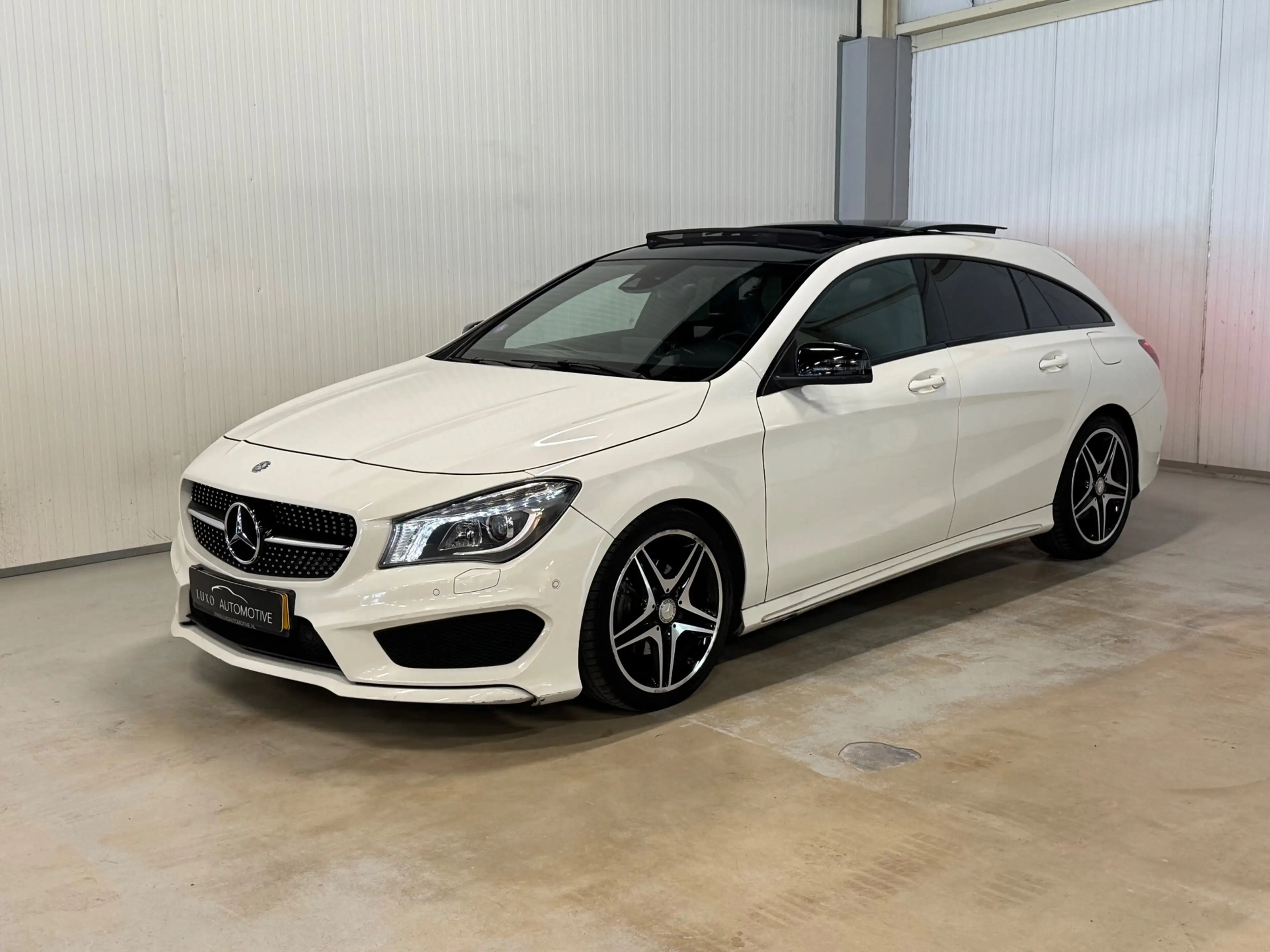 Mercedes-Benz CLA 200 Shooting Brake OrangeArt Edition | AMG/NIGHT | PAN — photo 21