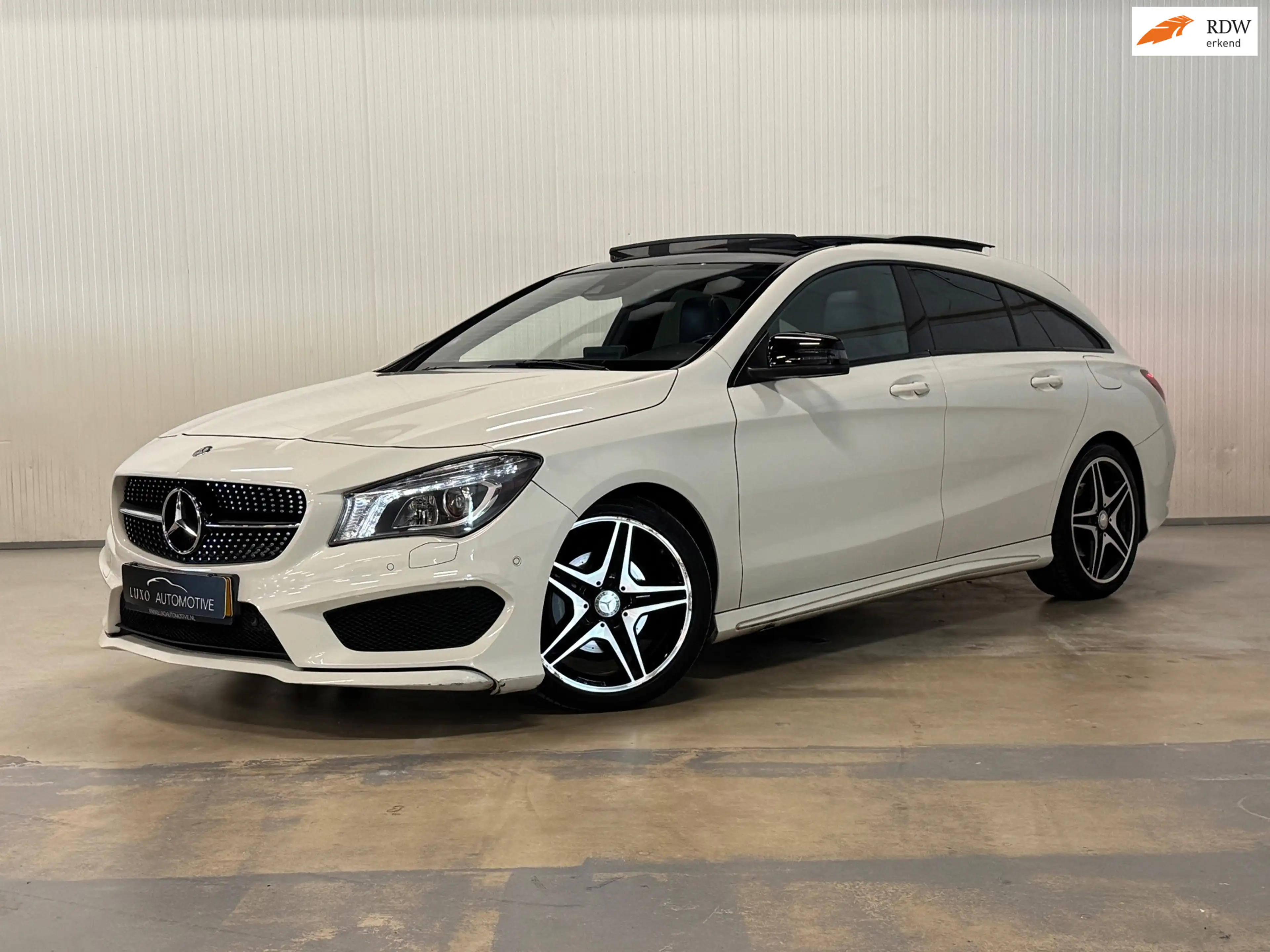 Mercedes-Benz CLA 200 Shooting Brake OrangeArt Edition | AMG/NIGHT | PAN