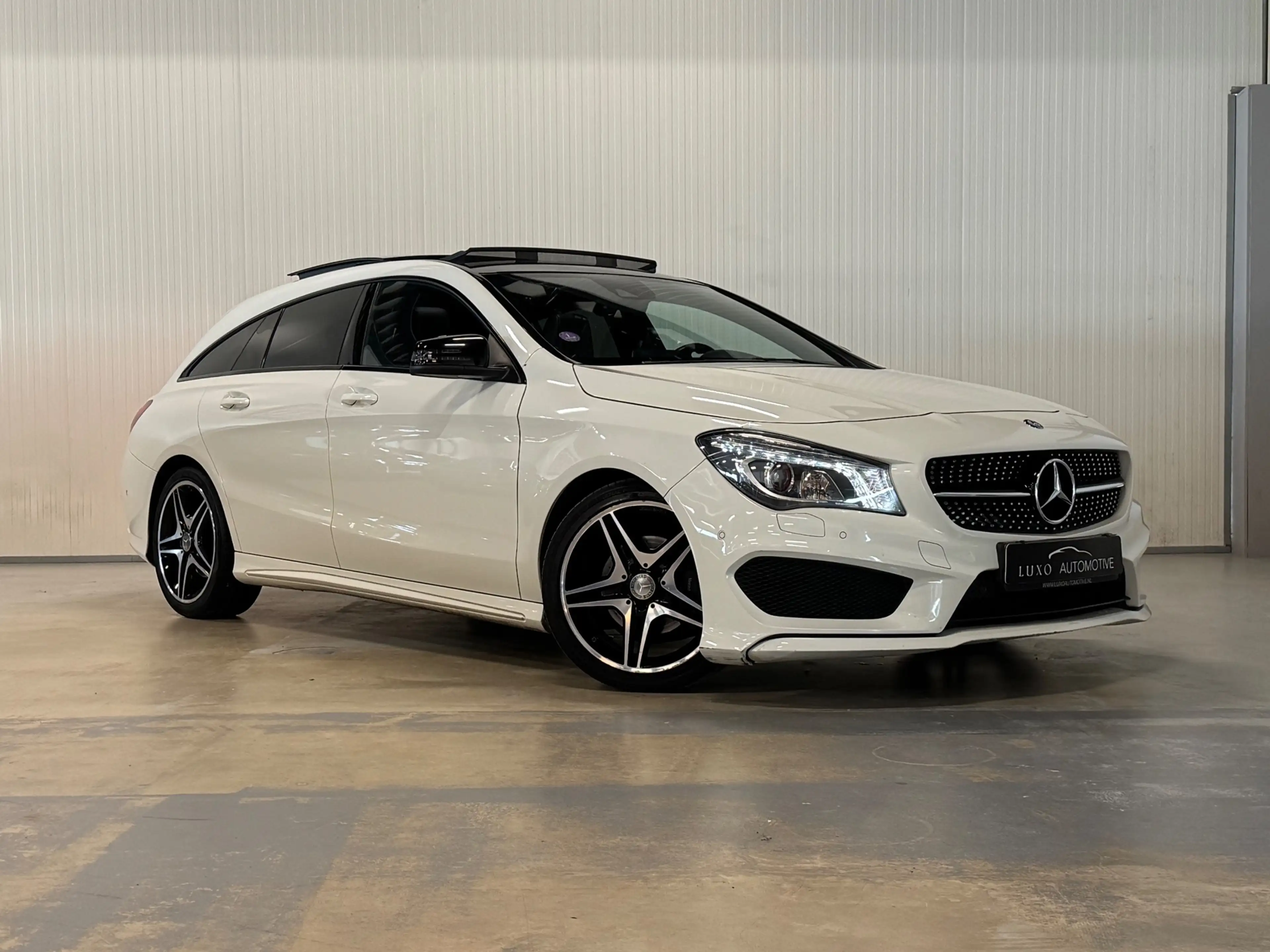 Mercedes-Benz CLA 200 Shooting Brake OrangeArt Edition | AMG/NIGHT | PAN — photo 7