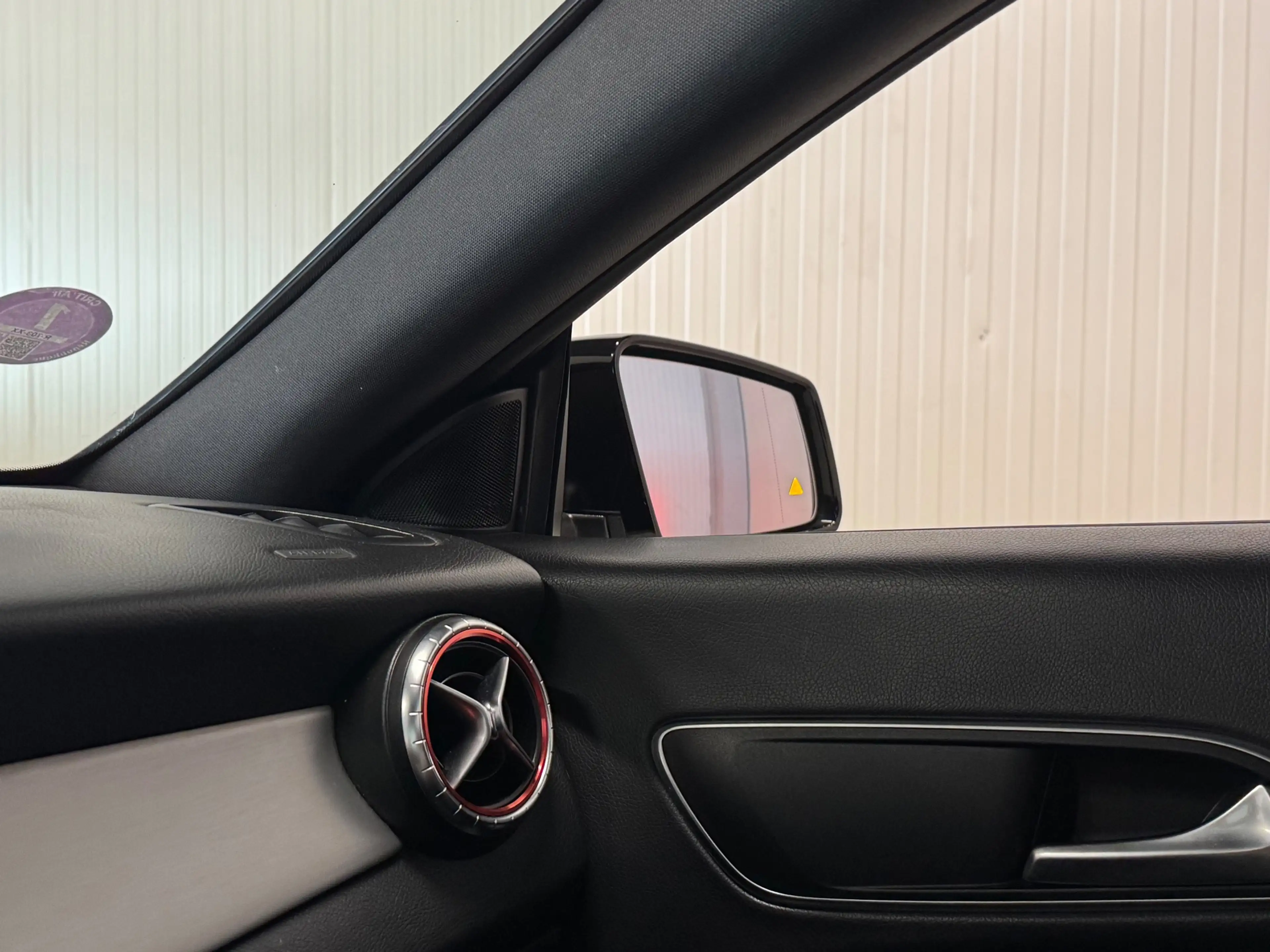 Mercedes-Benz CLA 200 Shooting Brake OrangeArt Edition | AMG/NIGHT | PAN — photo 12