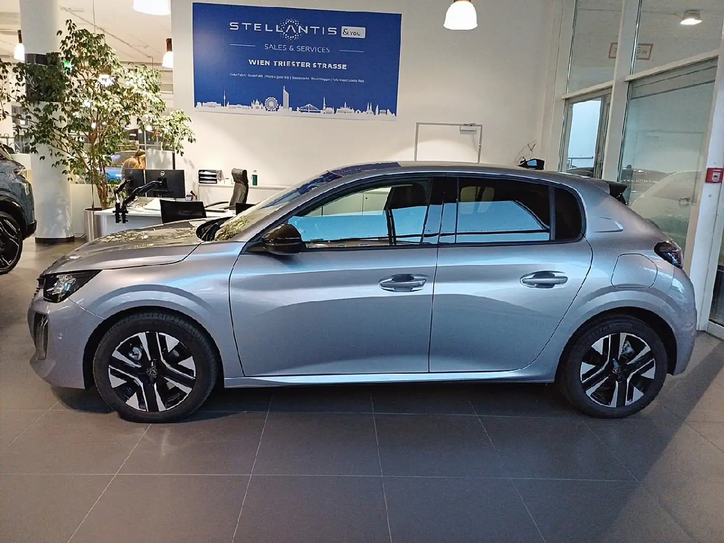 Peugeot 208 PureTech 100 S&S Allure Grau - 2